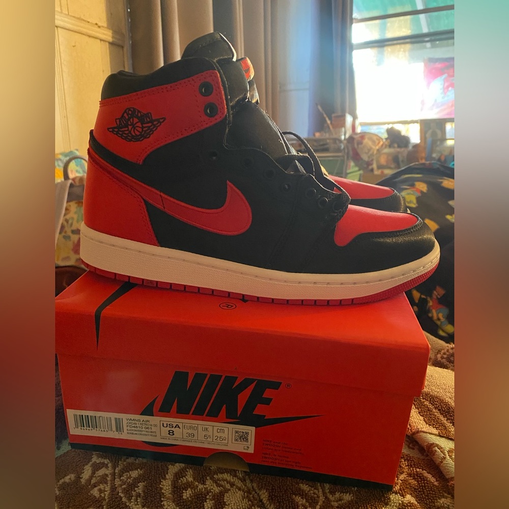 Jordan 1 satin bred